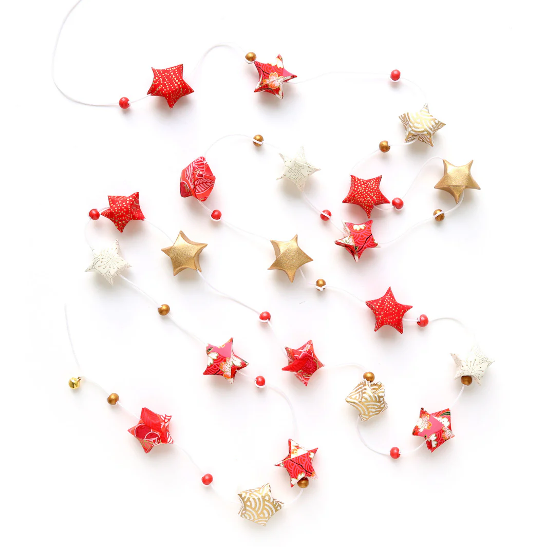 Kit Guirlande d'Étoiles en Origami - Rouge Orange, Rose, Corail, Blanc Cassé et Or - Poinsettia – Image 3